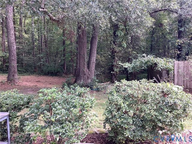 12132 Heath Pond Dr, Ashland, VA 23005