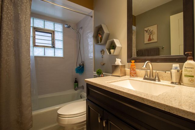 1241 Willow Lane, Schererville, IN 46375