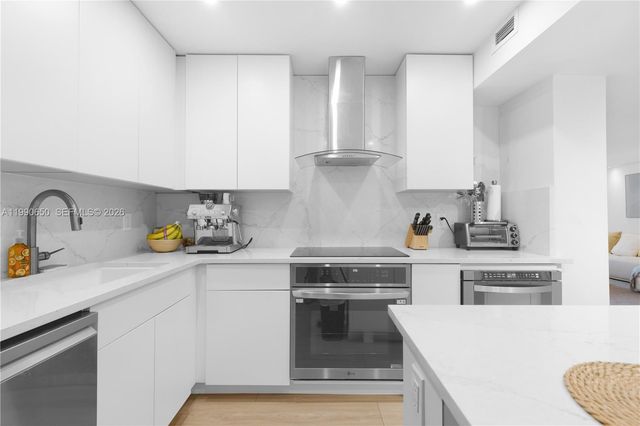 5161 Collins Ave 411, Miami Beach, FL 33140