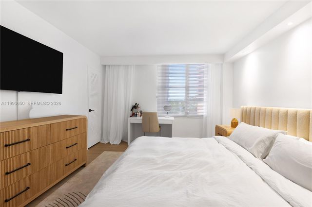 5161 Collins Ave 411, Miami Beach, FL 33140