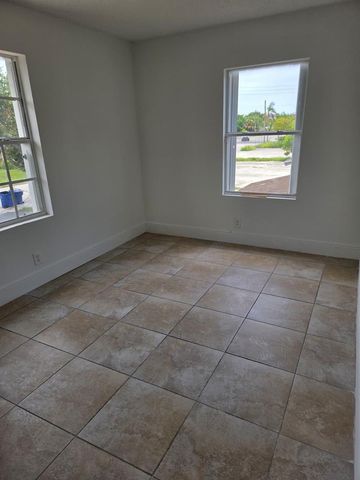1633 W 28th Street B, Riviera Beach, FL 33404