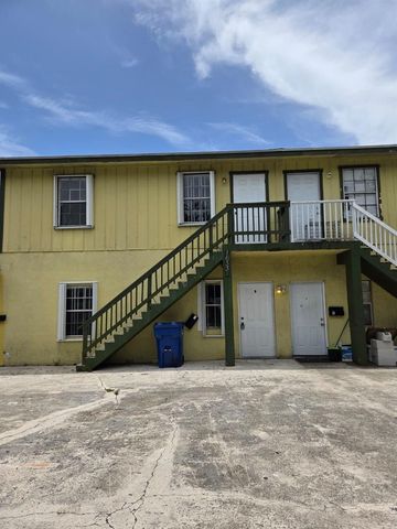 1633 W 28th Street B, Riviera Beach, FL 33404