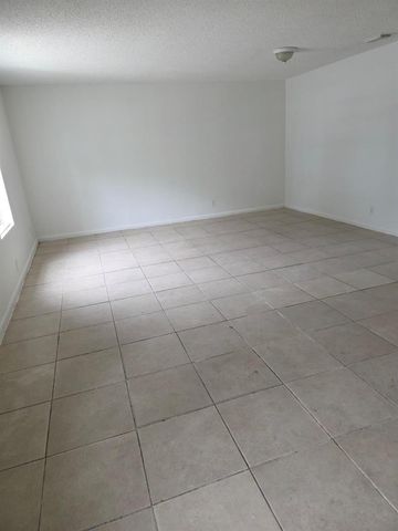 1633 W 28th Street B, Riviera Beach, FL 33404