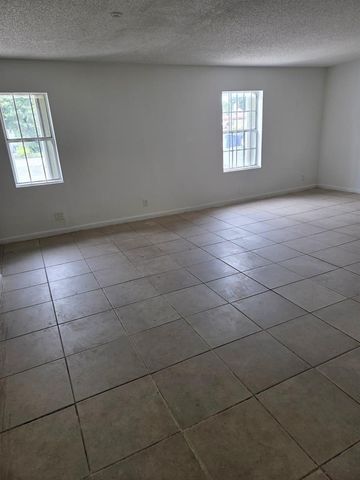1633 W 28th Street B, Riviera Beach, FL 33404