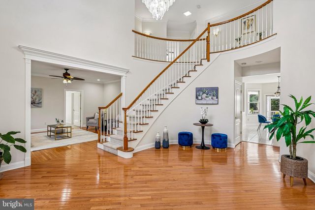 4 GOLDFINCH CT, Plainsboro, NJ 08536