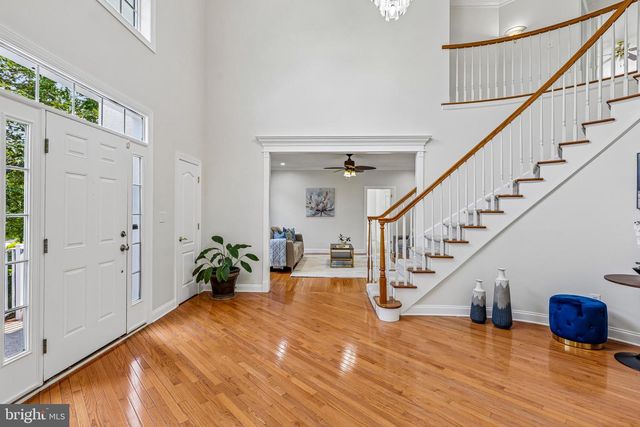 4 GOLDFINCH CT, Plainsboro, NJ 08536