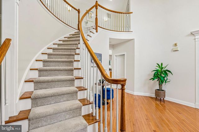 4 GOLDFINCH CT, Plainsboro, NJ 08536