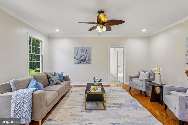4 GOLDFINCH CT, Plainsboro, NJ 08536