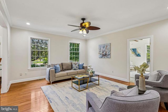 4 GOLDFINCH CT, Plainsboro, NJ 08536