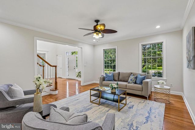4 GOLDFINCH CT, Plainsboro, NJ 08536