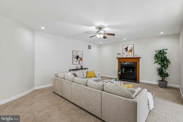 4 GOLDFINCH CT, Plainsboro, NJ 08536
