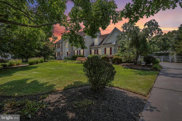 4 GOLDFINCH CT, Plainsboro, NJ 08536