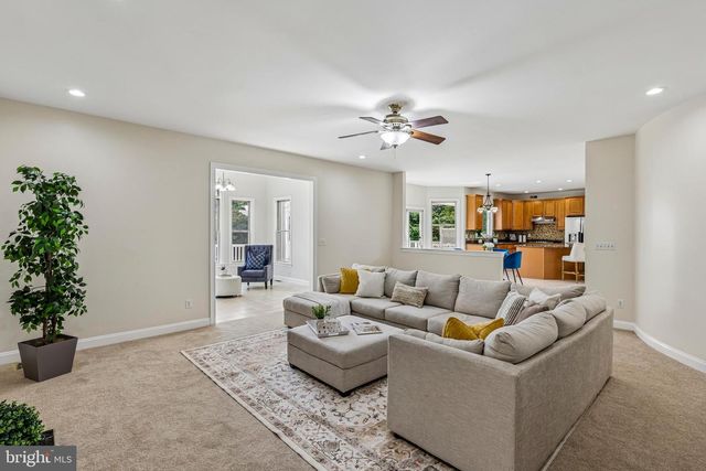 4 GOLDFINCH CT, Plainsboro, NJ 08536