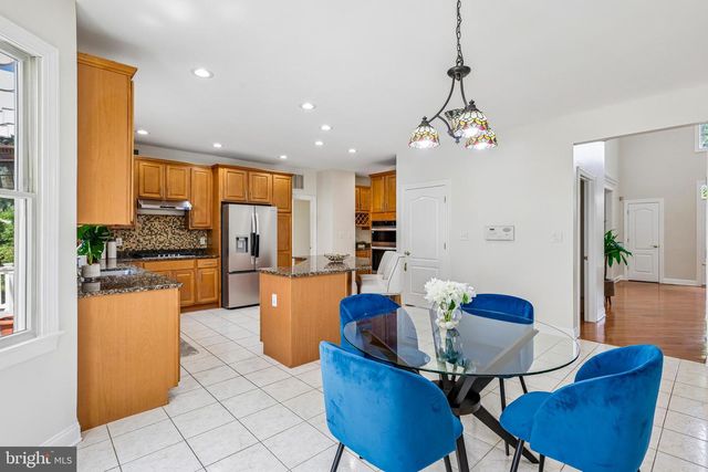 4 GOLDFINCH CT, Plainsboro, NJ 08536