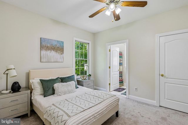 4 GOLDFINCH CT, Plainsboro, NJ 08536