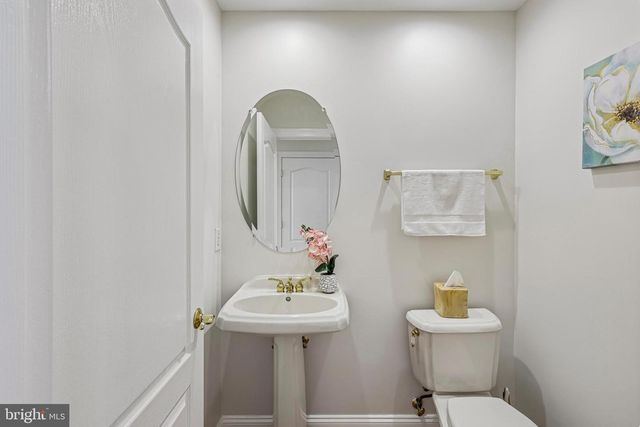 4 GOLDFINCH CT, Plainsboro, NJ 08536
