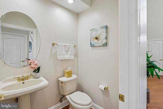 4 GOLDFINCH CT, Plainsboro, NJ 08536