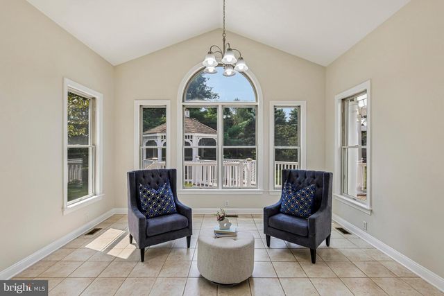 4 GOLDFINCH CT, Plainsboro, NJ 08536
