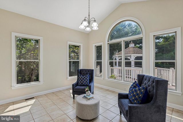 4 GOLDFINCH CT, Plainsboro, NJ 08536