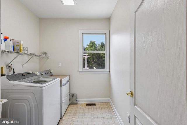 4 GOLDFINCH CT, Plainsboro, NJ 08536