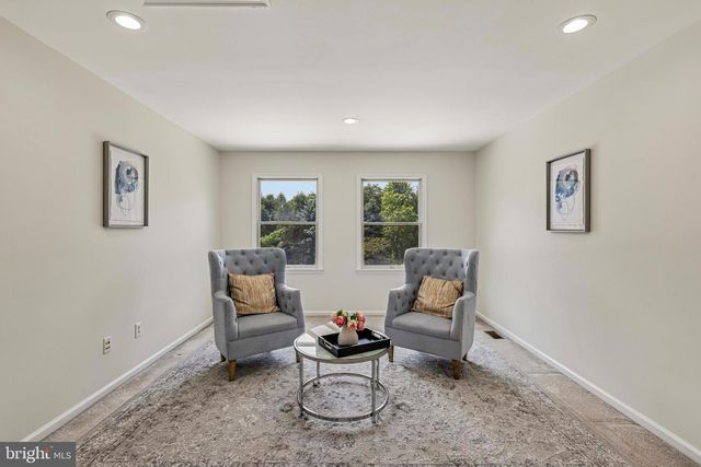 4 GOLDFINCH CT, Plainsboro, NJ 08536