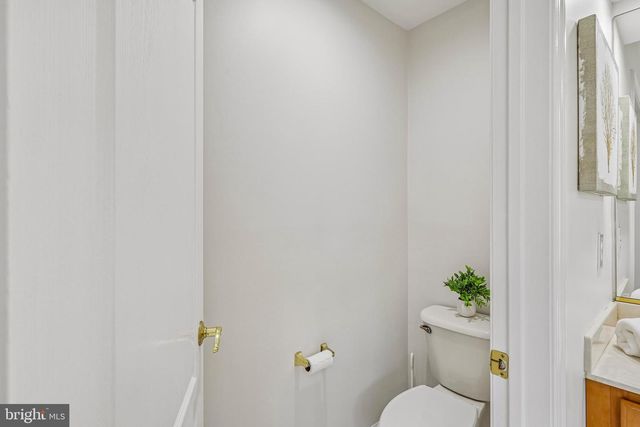 4 GOLDFINCH CT, Plainsboro, NJ 08536