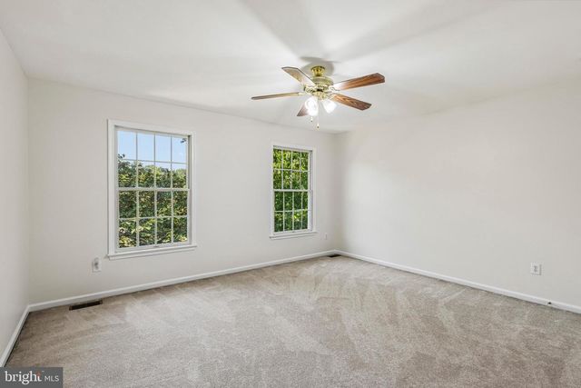 4 GOLDFINCH CT, Plainsboro, NJ 08536
