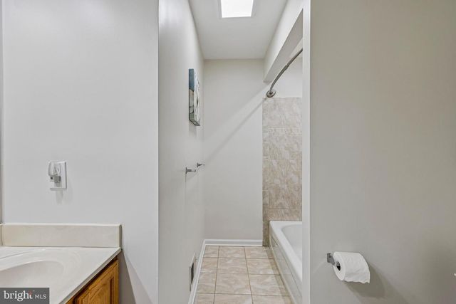 4 GOLDFINCH CT, Plainsboro, NJ 08536