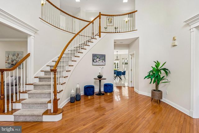 4 GOLDFINCH CT, Plainsboro, NJ 08536