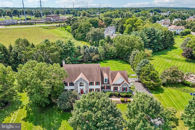 4 GOLDFINCH CT, Plainsboro, NJ 08536