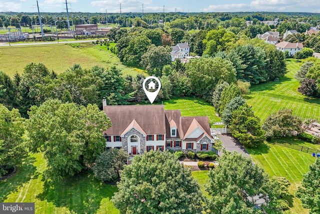4 GOLDFINCH CT, Plainsboro, NJ 08536