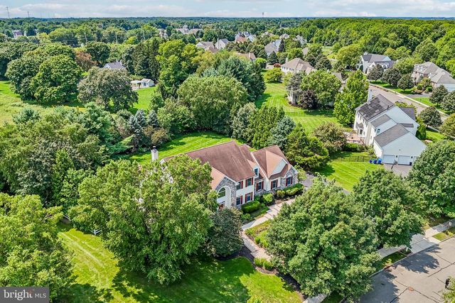 4 GOLDFINCH CT, Plainsboro, NJ 08536
