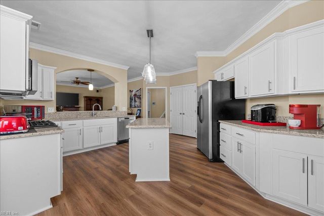 2485 Windy Pines BND, Virginia Beach, VA 23456