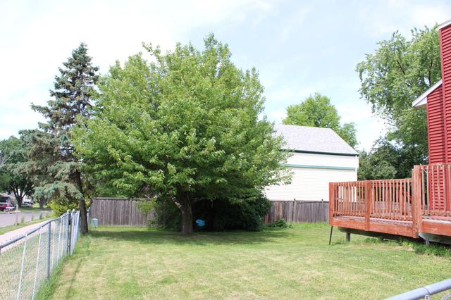 2401 Hazelwood Street, Maplewood, MN 55109