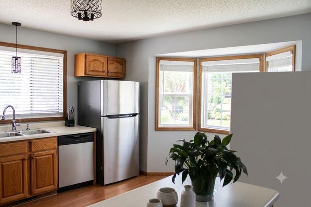 2401 Hazelwood Street, Maplewood, MN 55109
