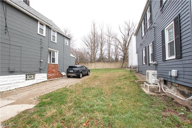 1915 E 123rd Street, Cleveland, OH 44106