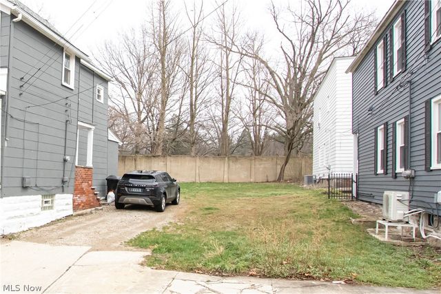 1915 E 123rd Street, Cleveland, OH 44106