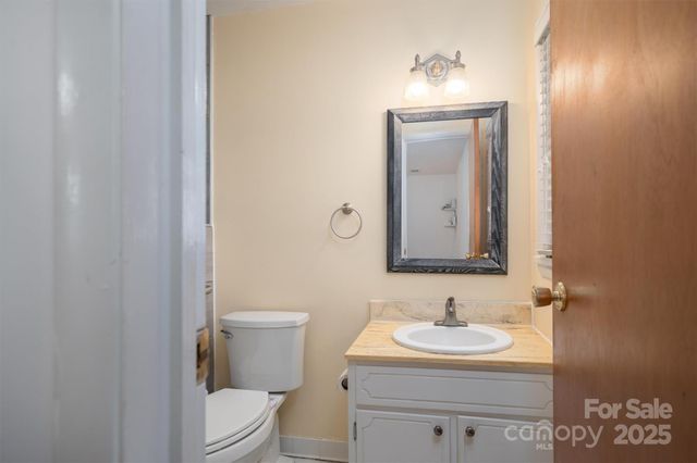 9026 Longview Drive, Charlotte, NC 28214