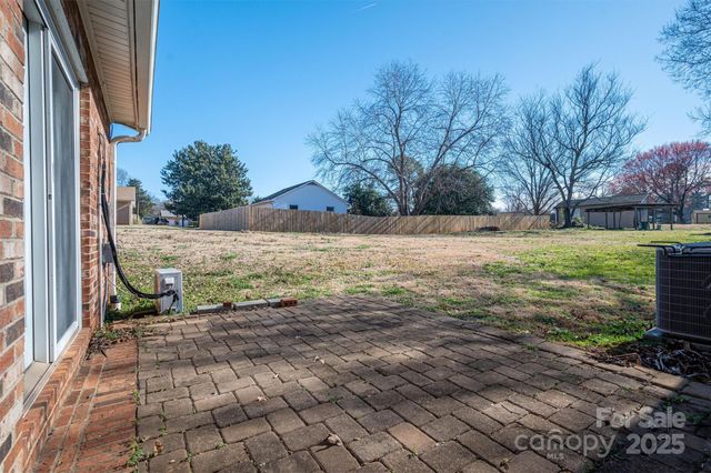 9026 Longview Drive, Charlotte, NC 28214