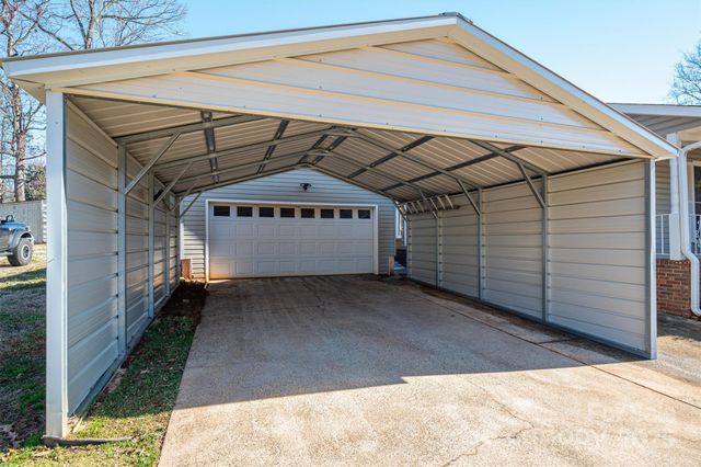9026 Longview Drive, Charlotte, NC 28214