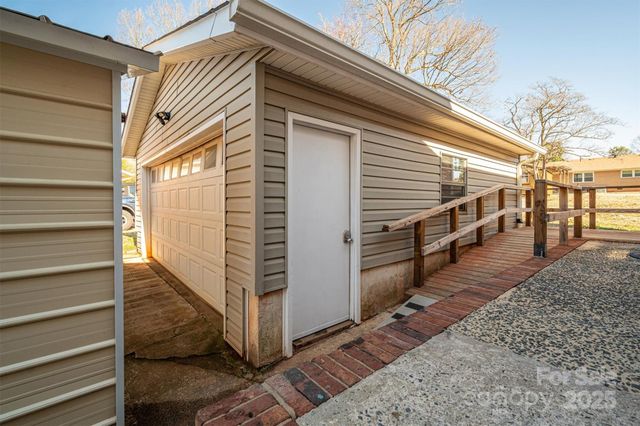 9026 Longview Drive, Charlotte, NC 28214