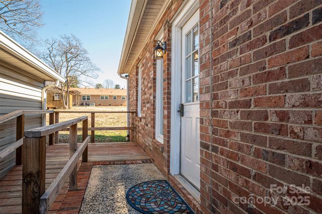 9026 Longview Drive, Charlotte, NC 28214