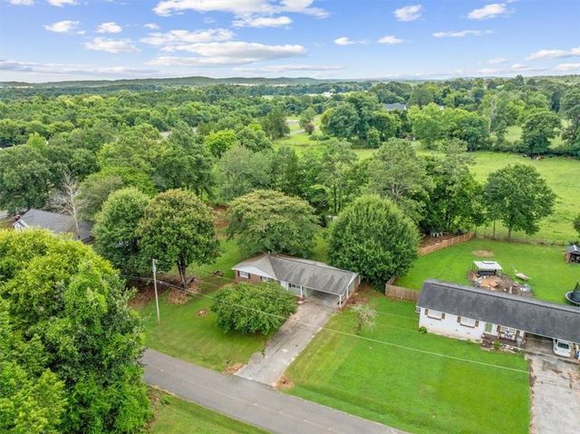 126 Kinman Road SW, Calhoun, GA 30701