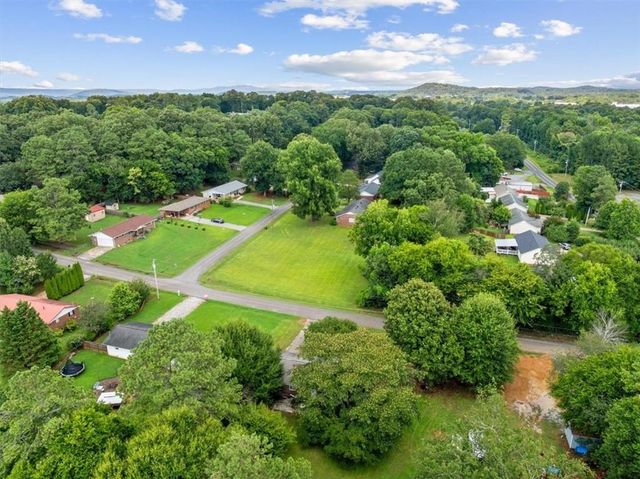 126 Kinman Road SW, Calhoun, GA 30701