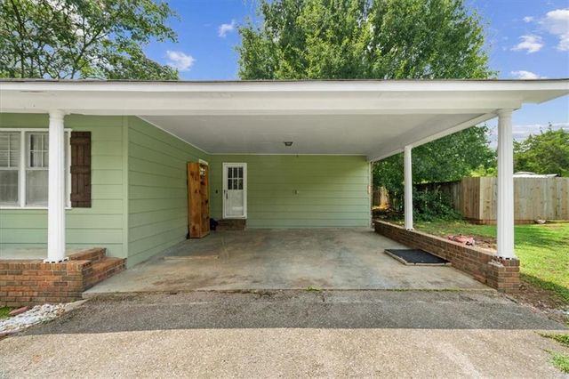 126 Kinman Road SW, Calhoun, GA 30701