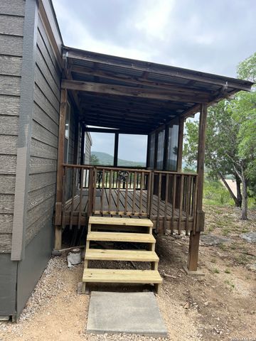 333 Spanish Oak, Bandera, TX 78003