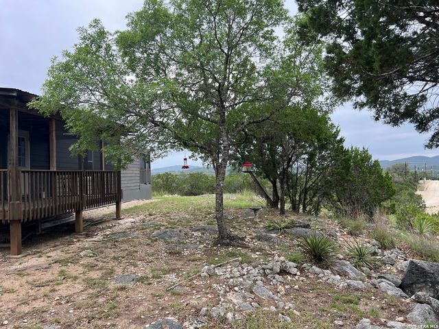 333 Spanish Oak, Bandera, TX 78003