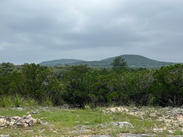 333 Spanish Oak, Bandera, TX 78003