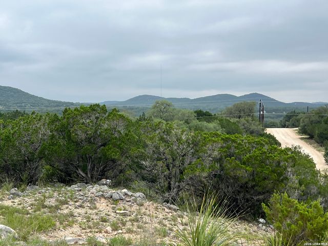 333 Spanish Oak, Bandera, TX 78003