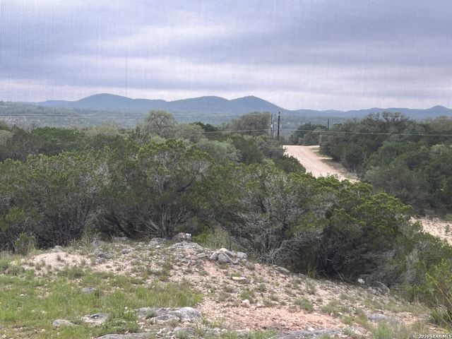 333 Spanish Oak, Bandera, TX 78003